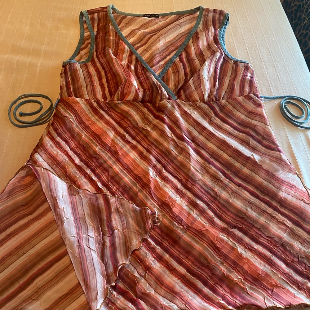 Women’s multi-colored sleeveless blouse with ties